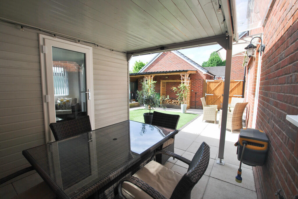 Covered patio_edi...