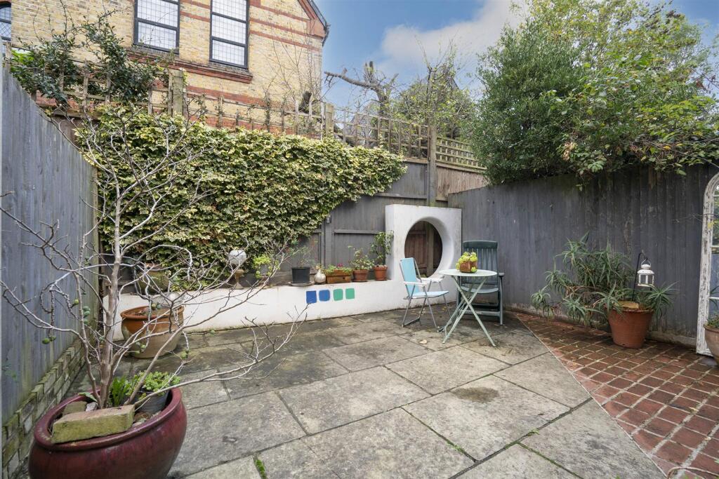 20a Holmewood Road SW2 3RR external 2.jpg