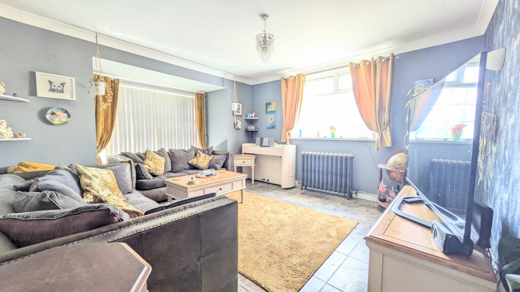 PXL_20250822_113812712.MP~2