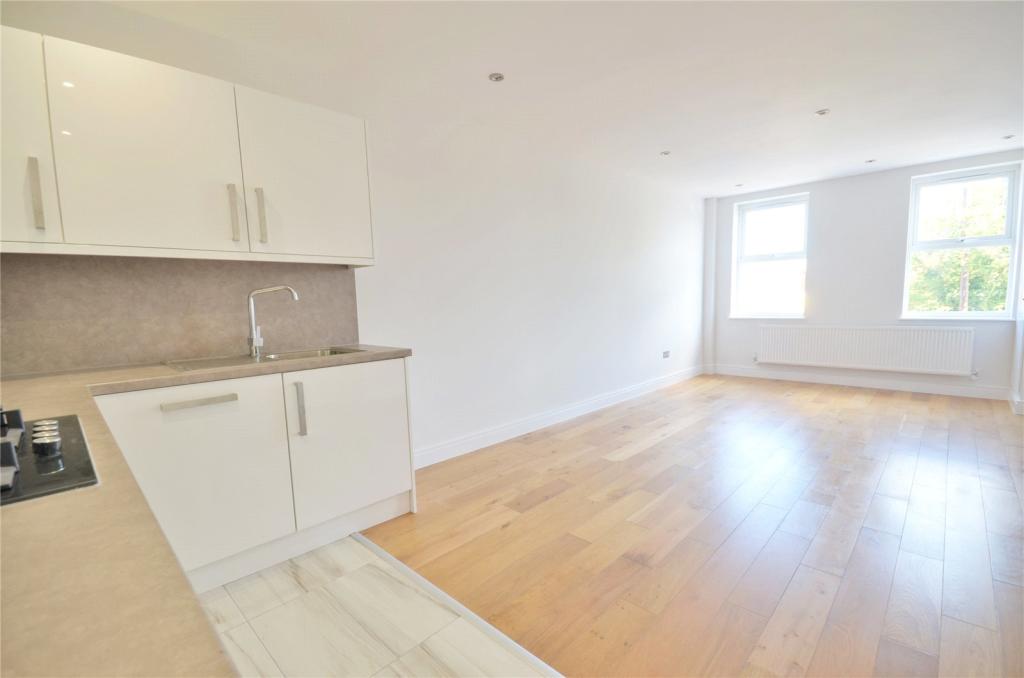 Lounge/Kitchen