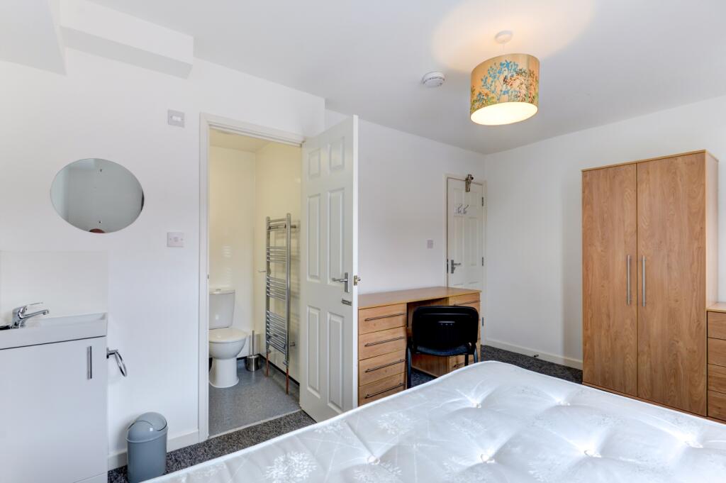 2 Bristol Gardens Bedroom 3