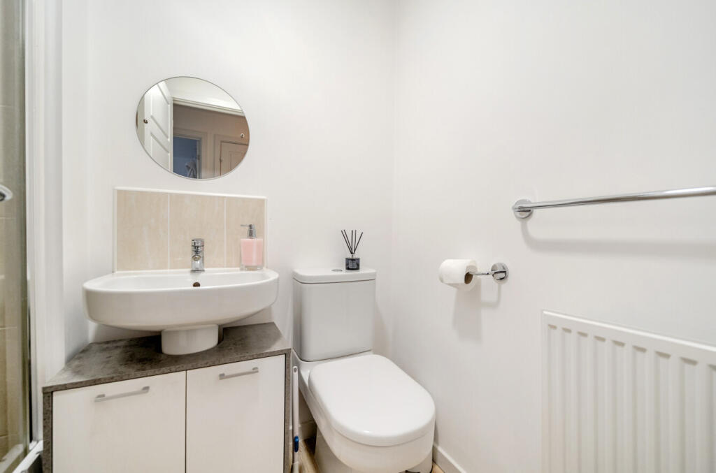 1369917-4-68f241a...