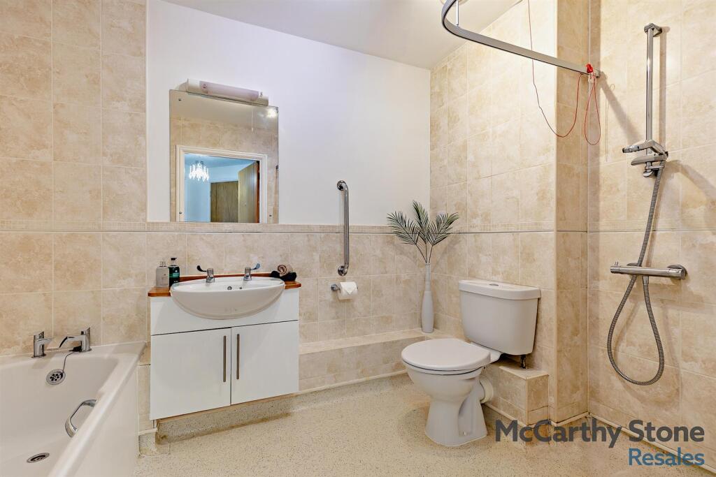 Bath &amp; Shower Room