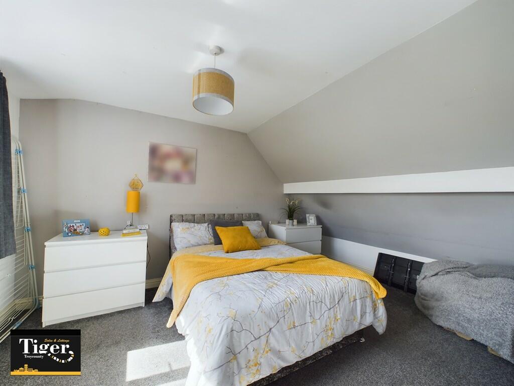 CAM02176G0-PR0223...