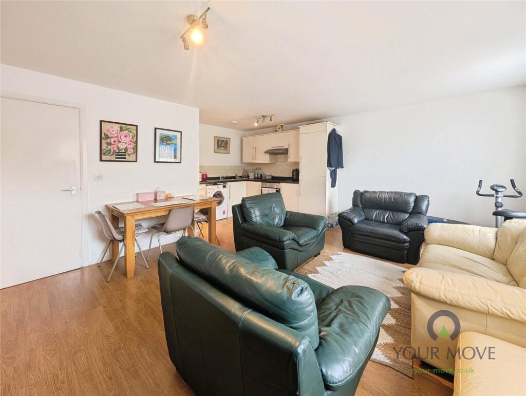 Lounge / Kitchen