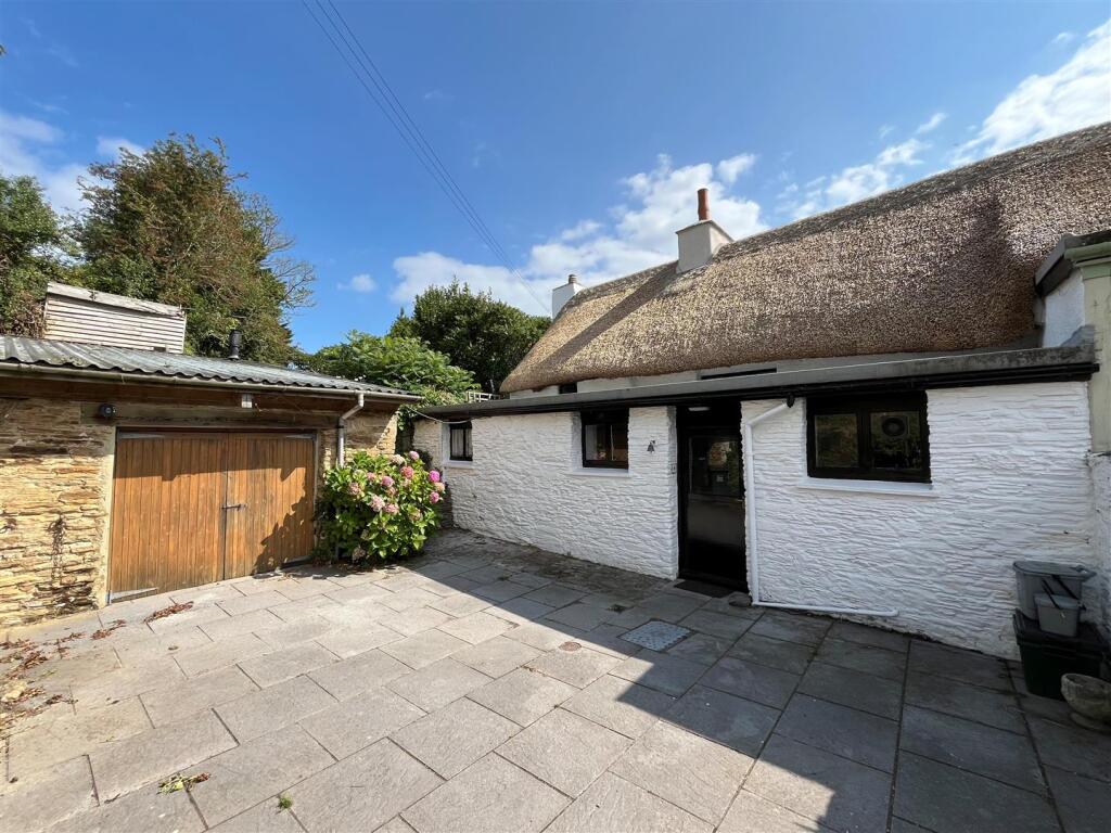 Rear Courtyard and Gaarge.jpg