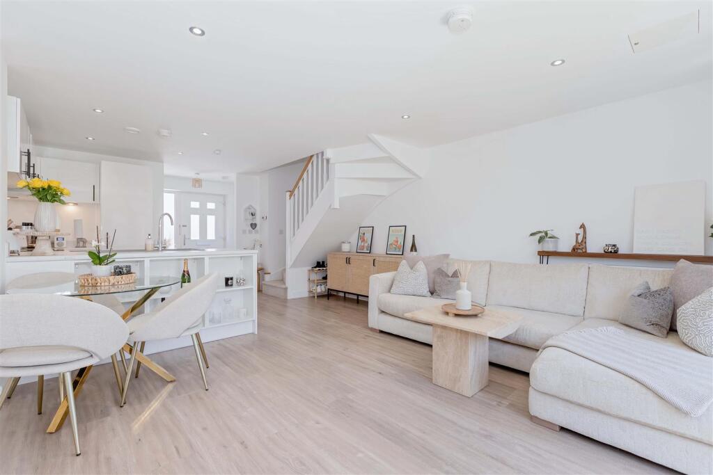 Impatiens Place_20.jpg
