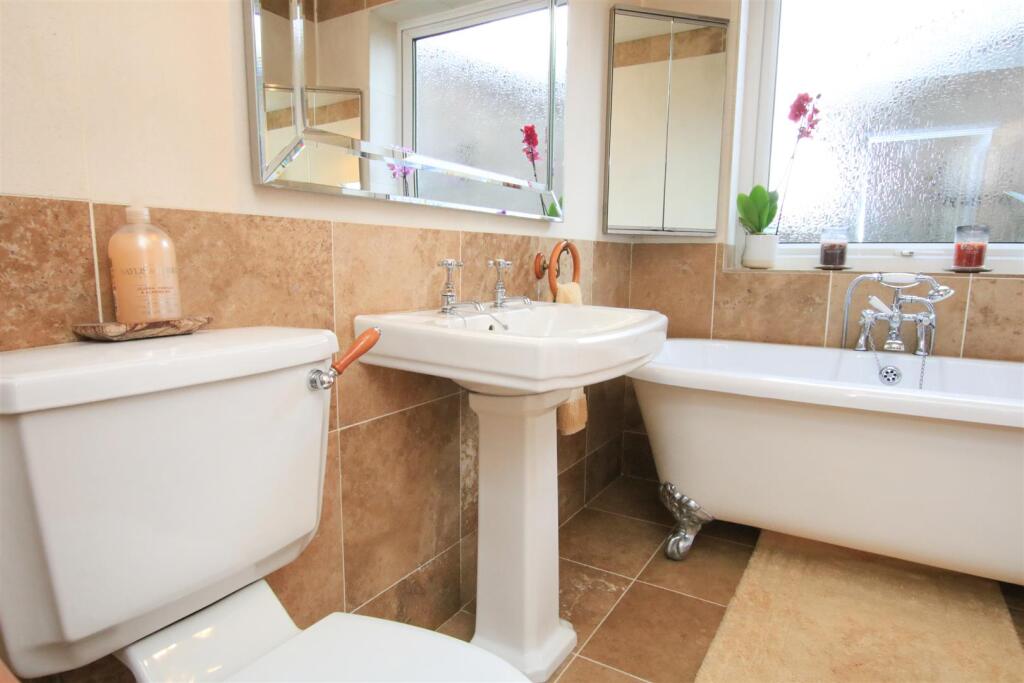 HOUSE BATHROOM