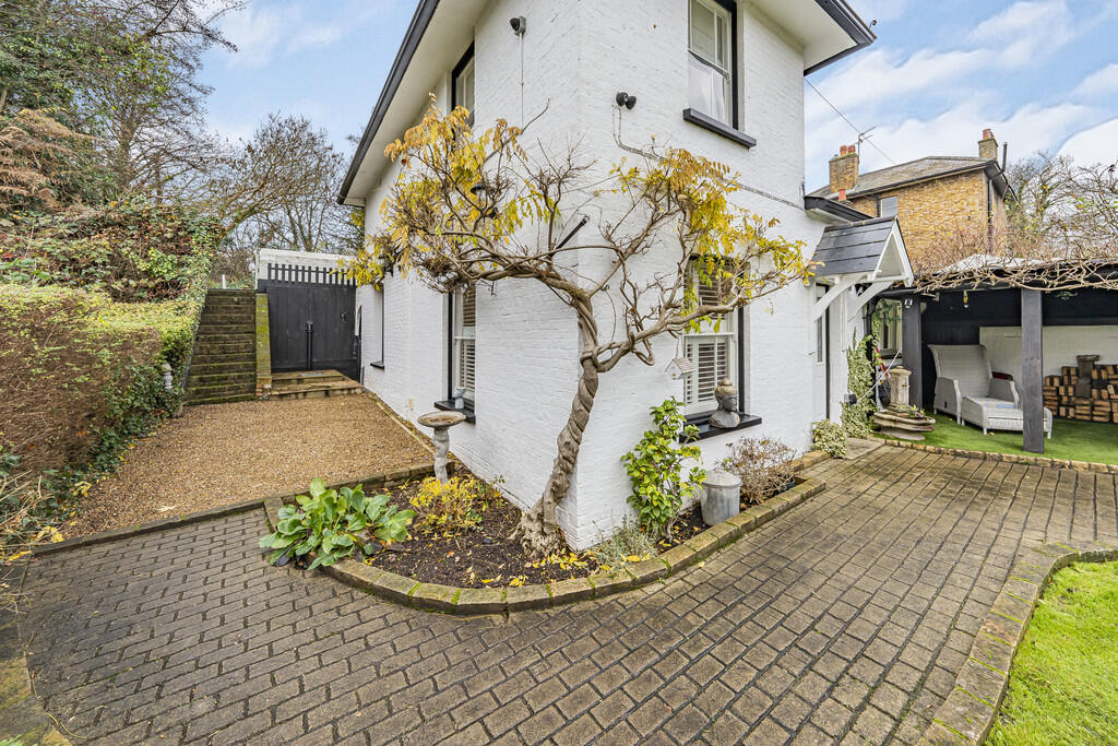 Photo Dec 08 2025...