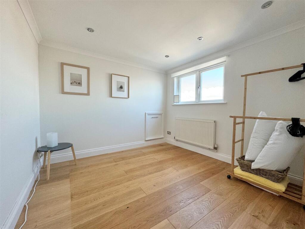 seaview apartment - bedroom 1.jpg