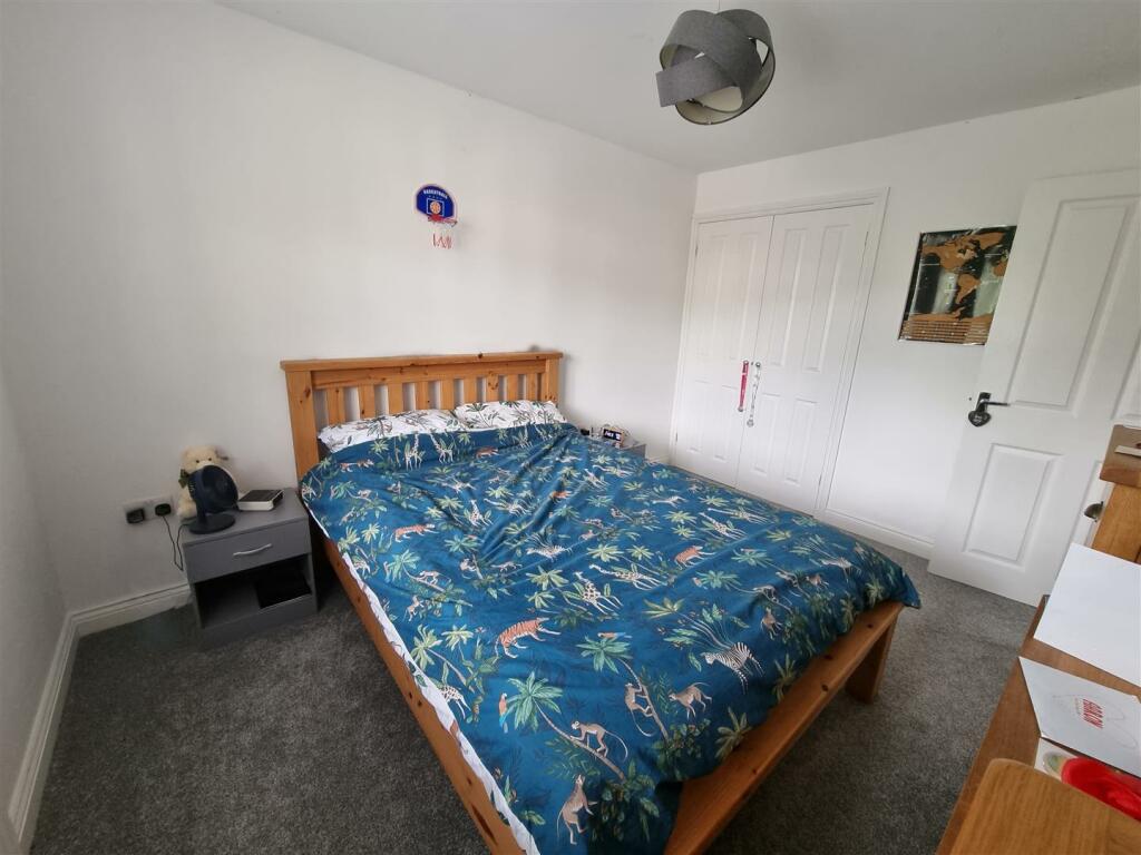 Bedroom 1.2.jpg