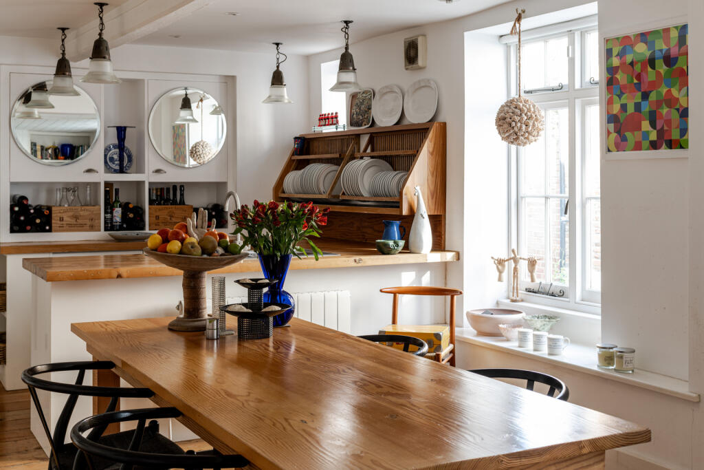 264403 - INIGO_GEORGE ST-118.jpg