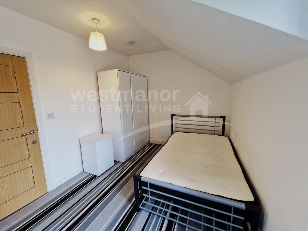 FLAT 12