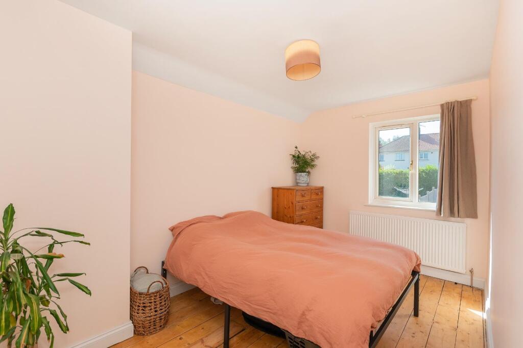 6M5RBR - Bedroom J.jpg