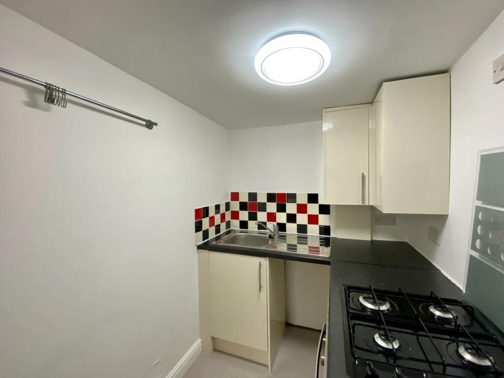 Kitchen: