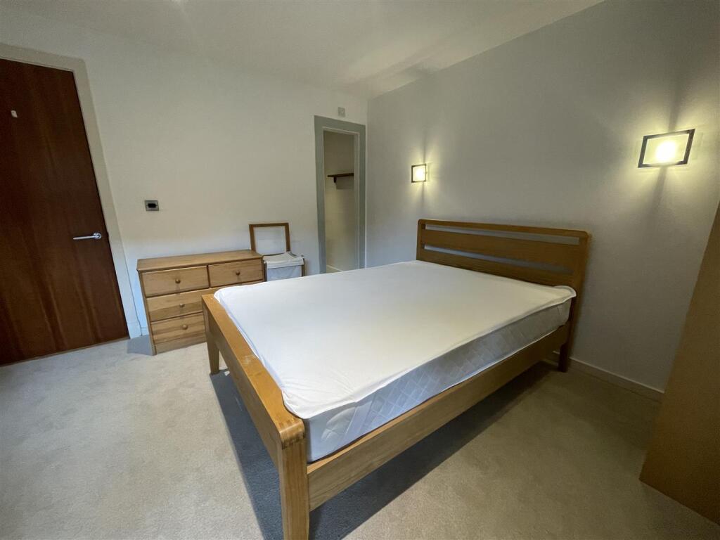 1st Bedroom 2.jpeg
