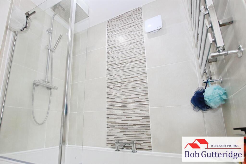 LUXURY FIRST FLOOR BATHROOM