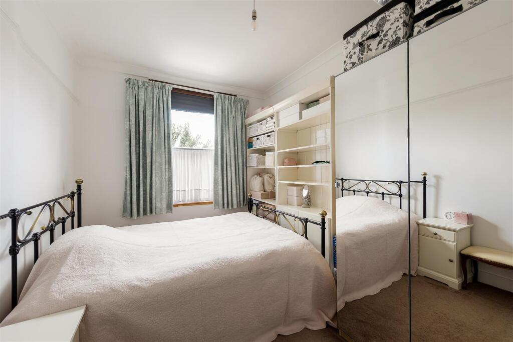 Shortlands Road, E10
