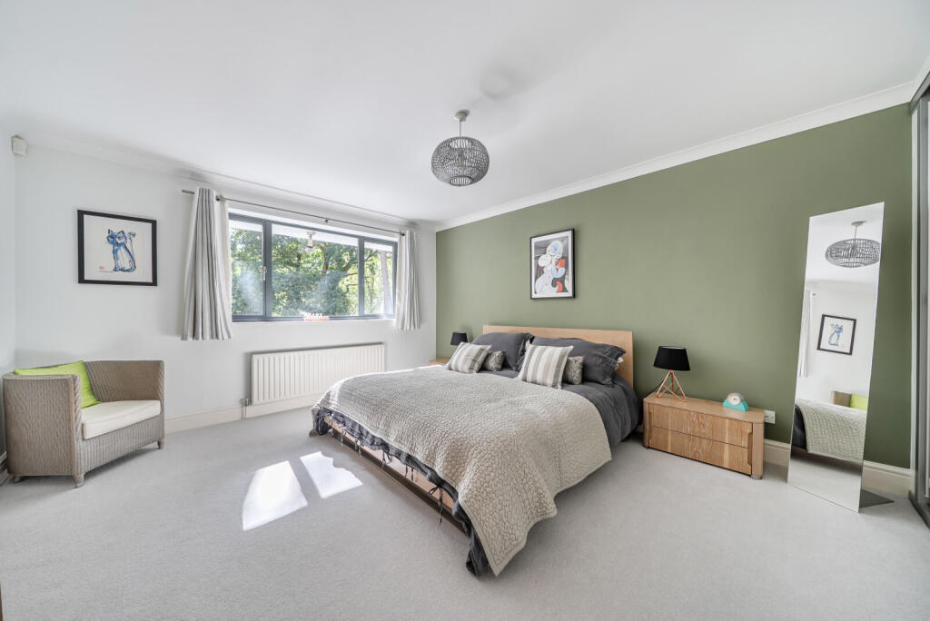 1348601-21-68bf20...