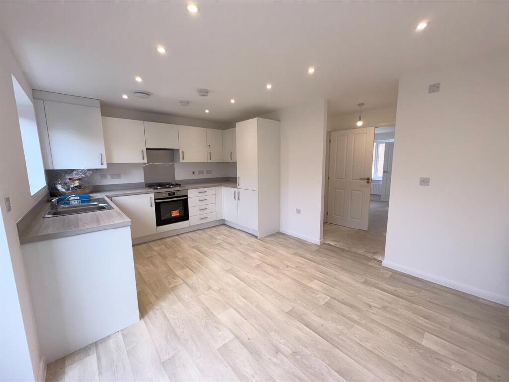 03 KitchenDiner.jpeg