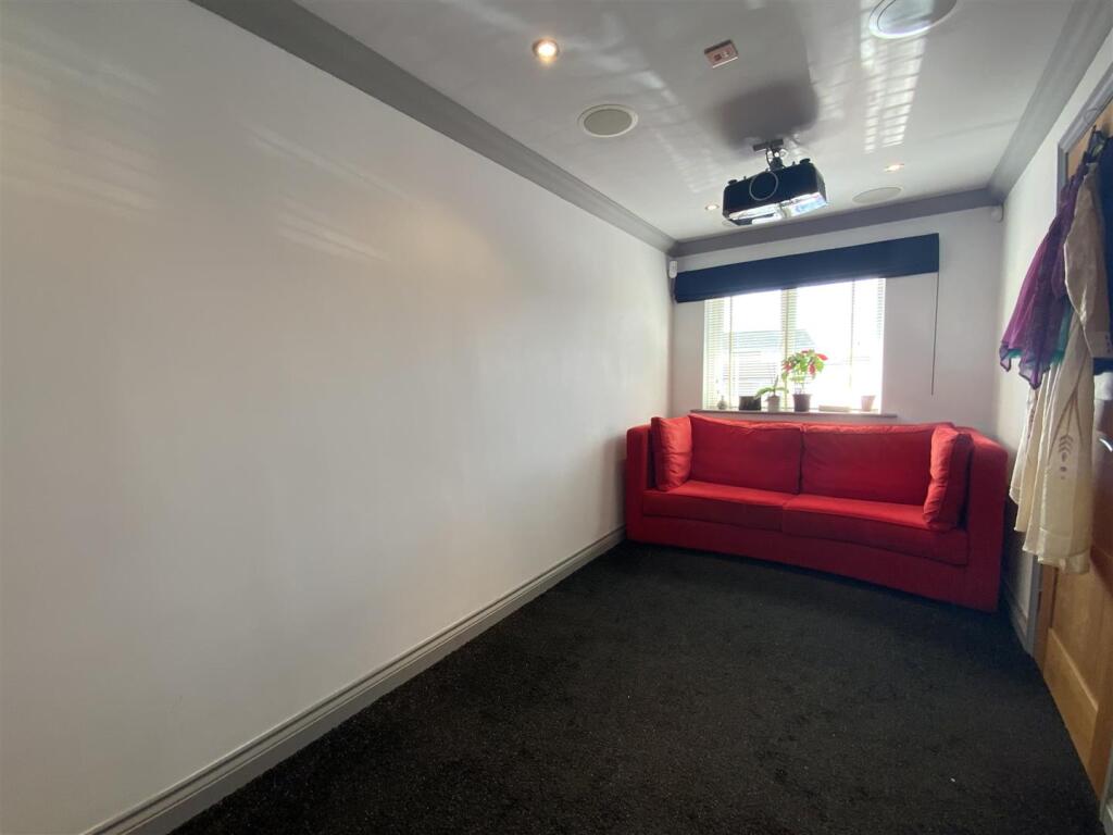 Family Room/Cinema Room