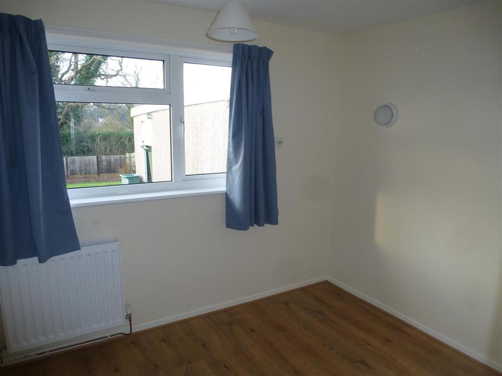 bedroom 2.JPG