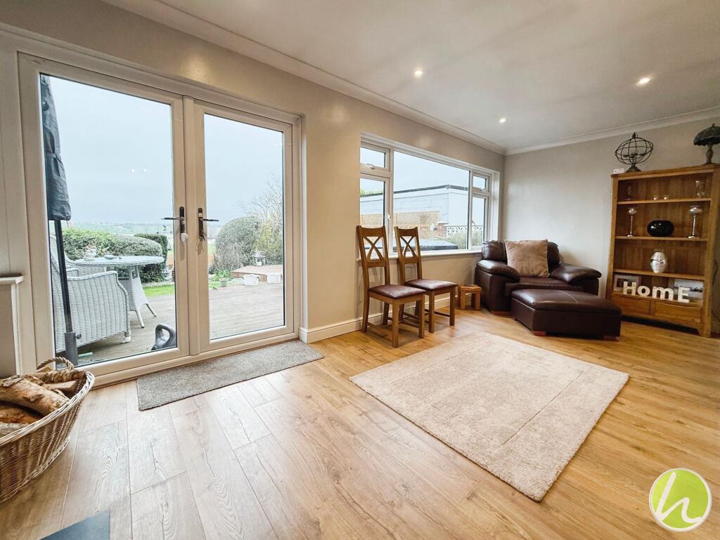 Sitting/ Dining Room