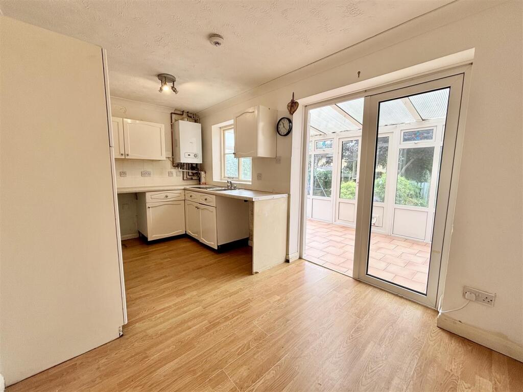 Kitchen / Breakfast Room