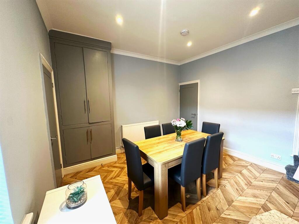 dinning room 3.jpg