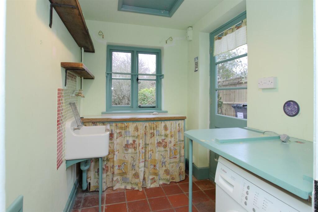 molesey cottage PH109.JPG