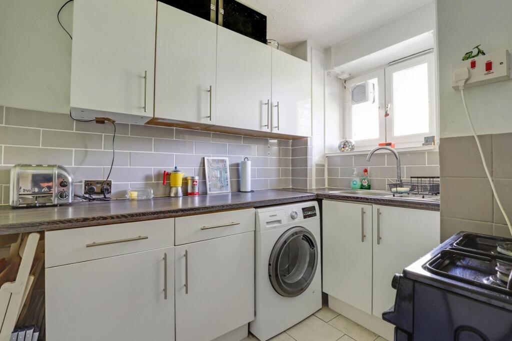 01-2a47JHPropWorld - Flat 4 Richmond House - 1-med