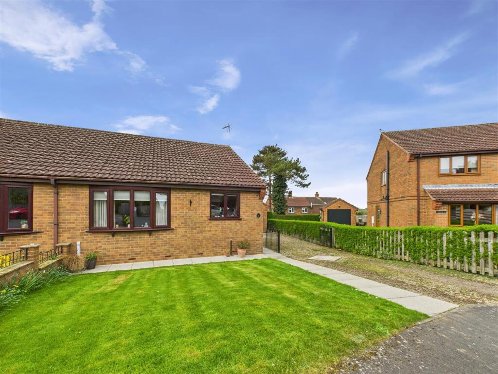 10 KIRKHAM VIEW