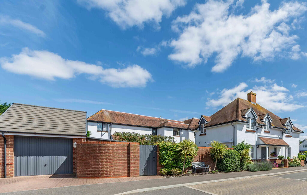 Spinnaker View   ...