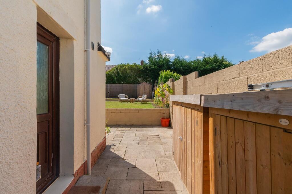 6M5RBR - External D.jpg