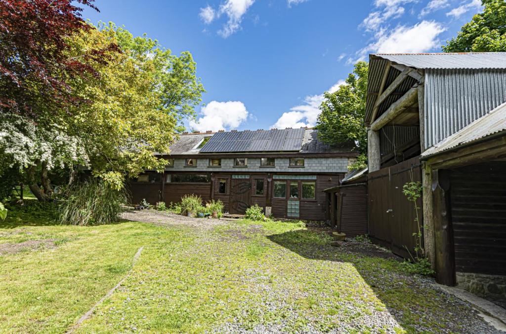 Tree House &amp; Inner Courtyard etc.jpg