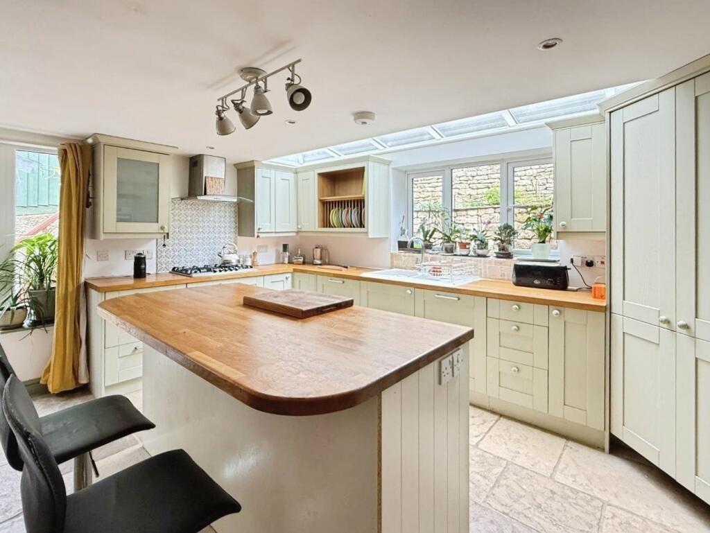 pbox-kitchen-335726.jpeg