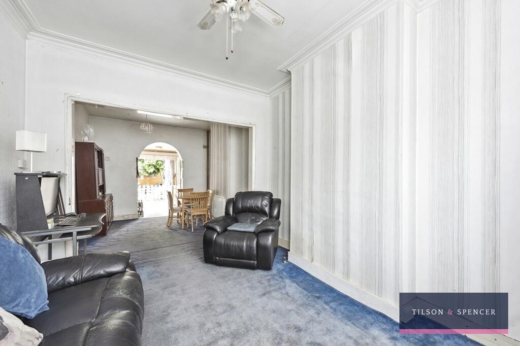 Through lounge vi...