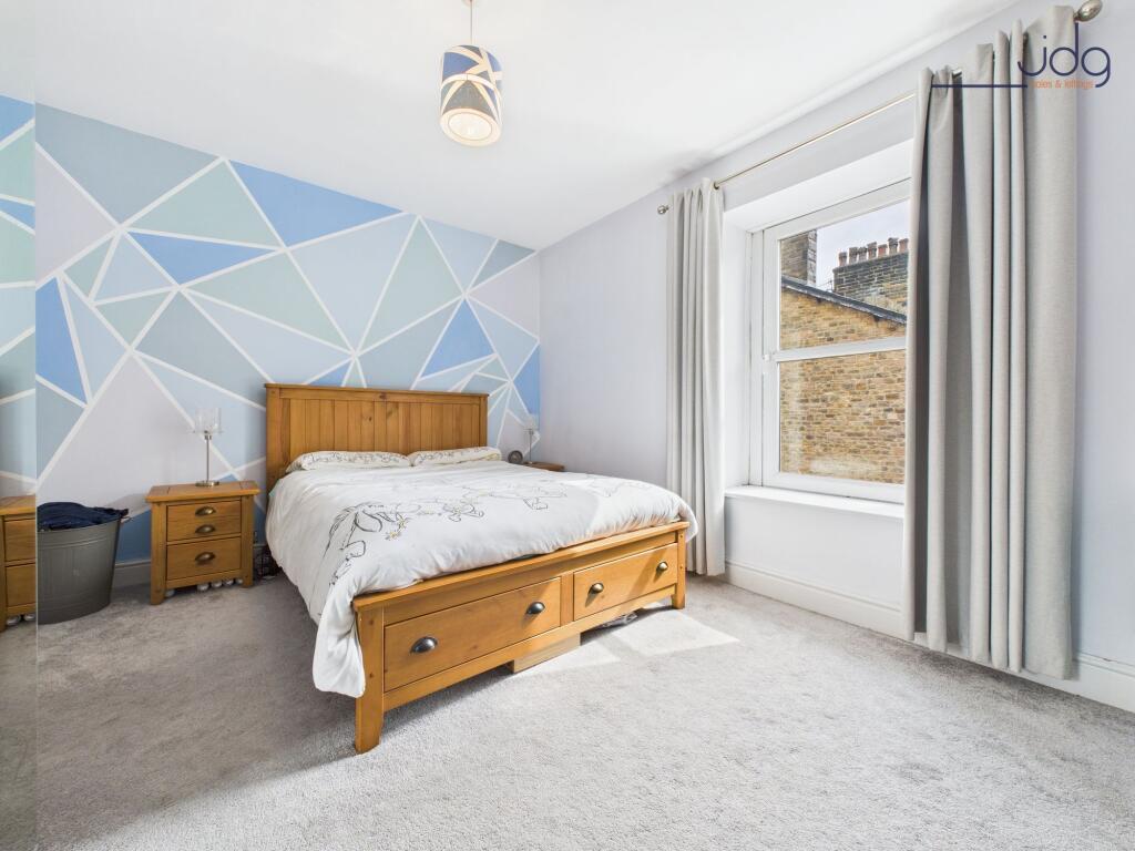 Bright Double Bedroom 1