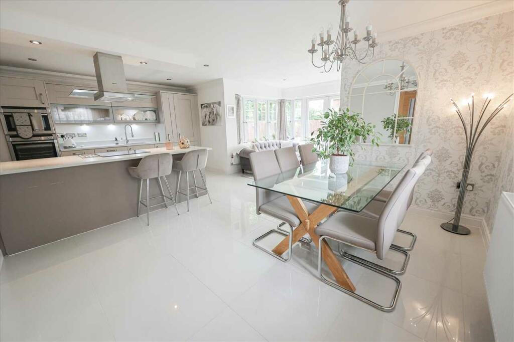 Kitchen/Diner/Family