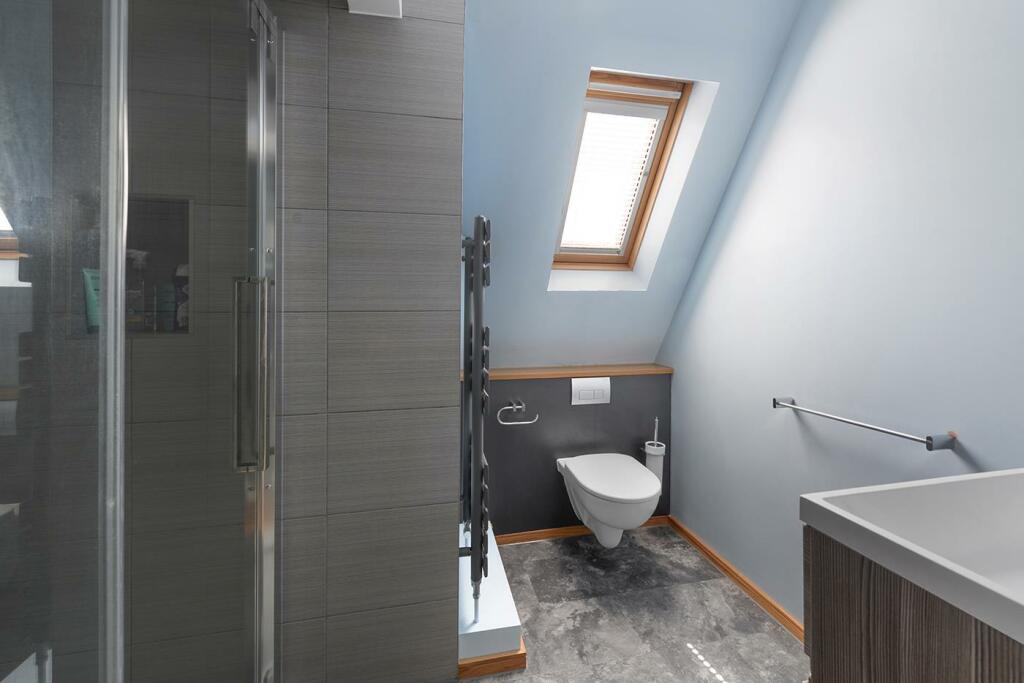 Main Ensuite