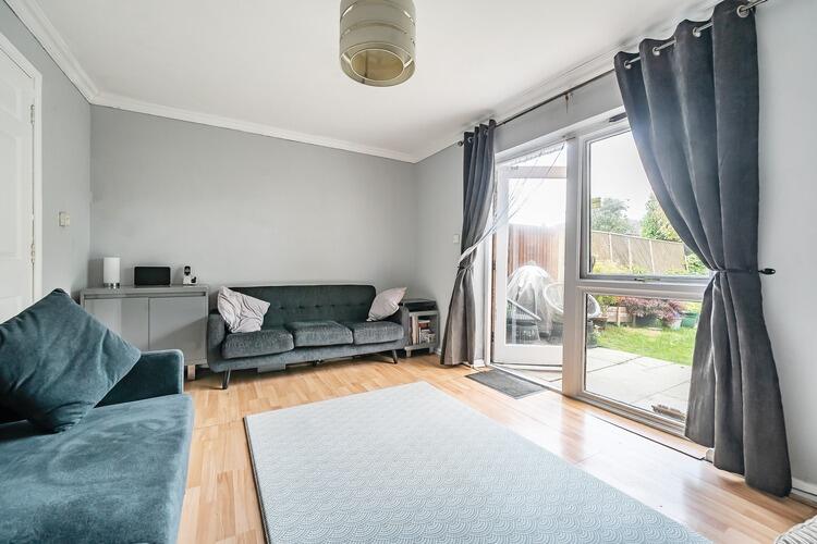 1304334 4 683f2c7992456 ARW