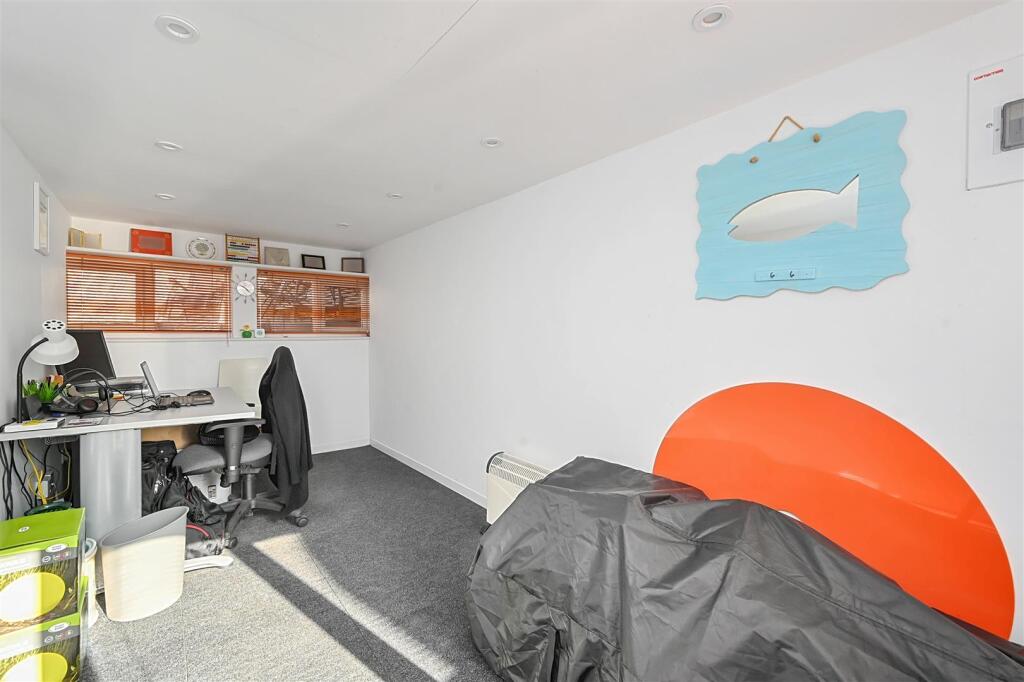 North Road, Portslade BN41 (21).jpg