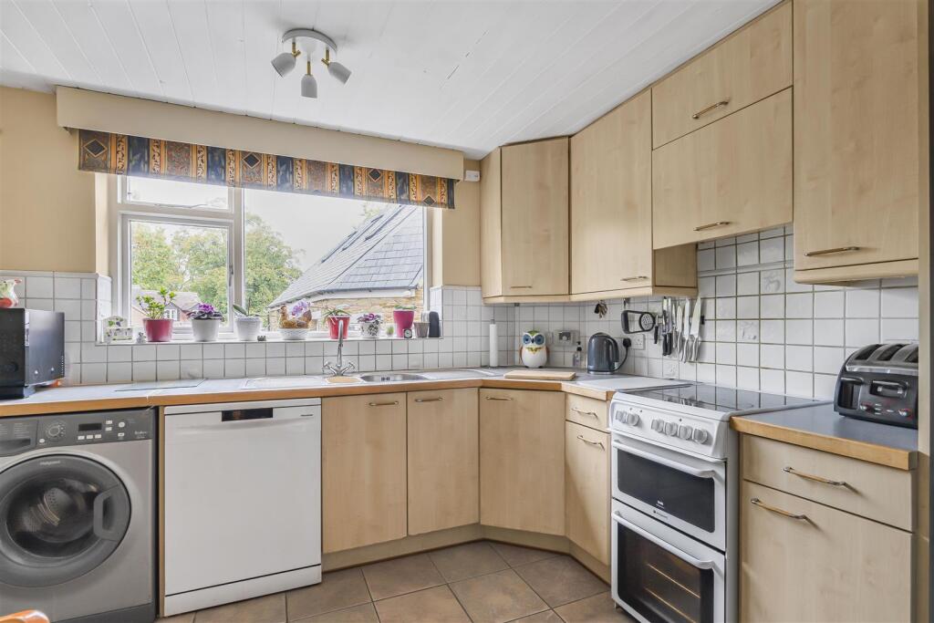 The Old House, Hannington