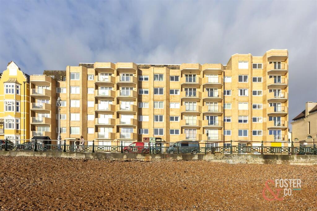 Kings Esplanade_Bath Court_26-001-1.jpg