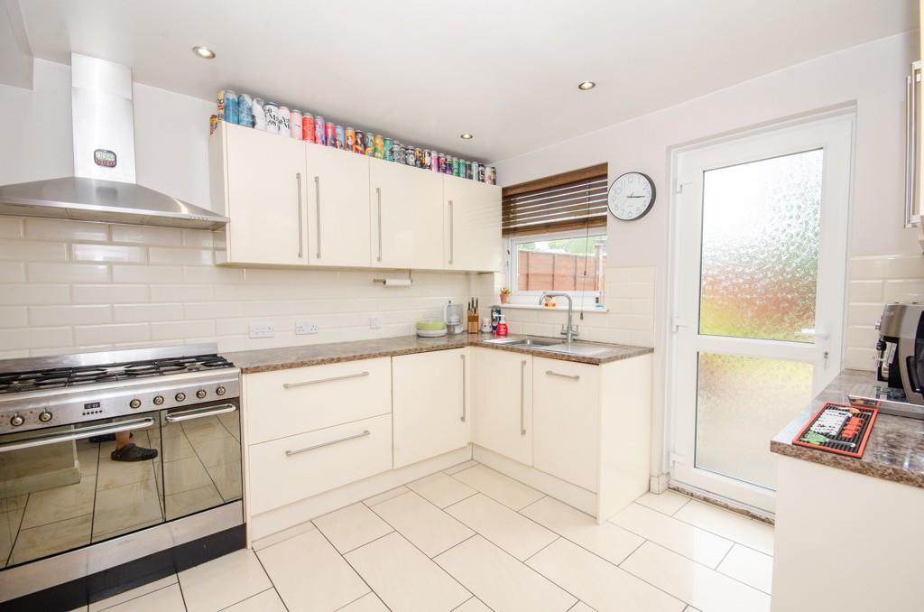 Kitchen pic 3.jpg