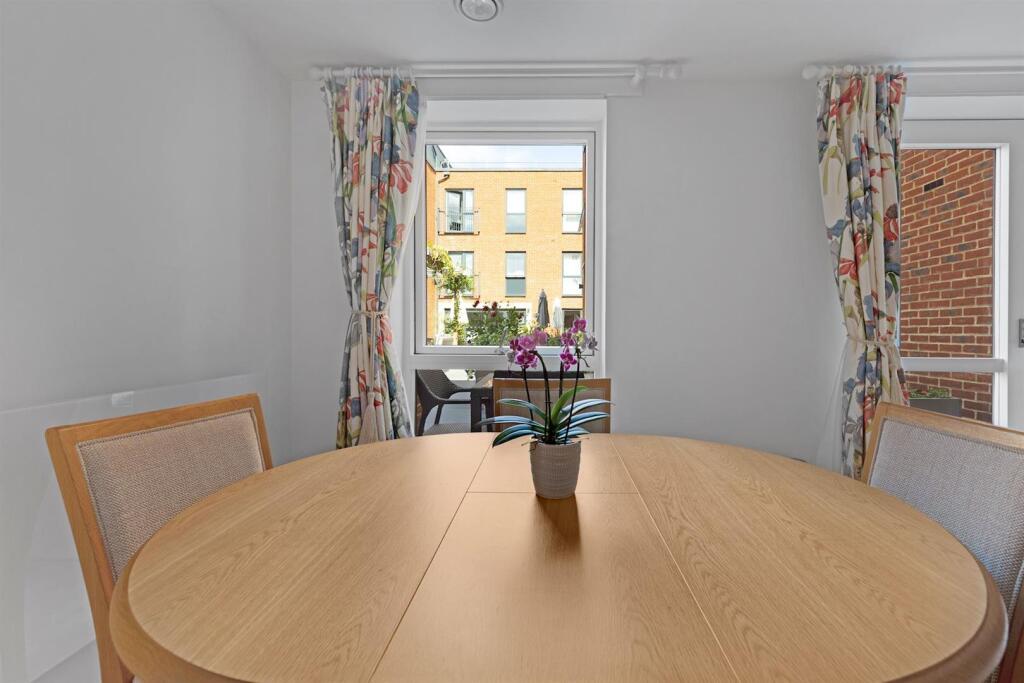 16-500fPFMCS - 4 Holly Place-61-medium.jpg