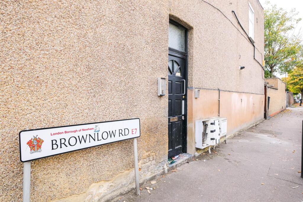 65 Woodford Road-15.jpg