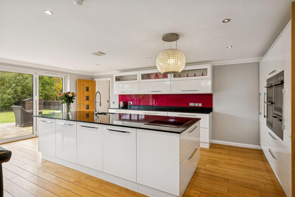 Open Plan Kitchen/Dining/Living Area