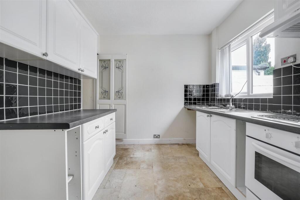 Kitchen1.jpg