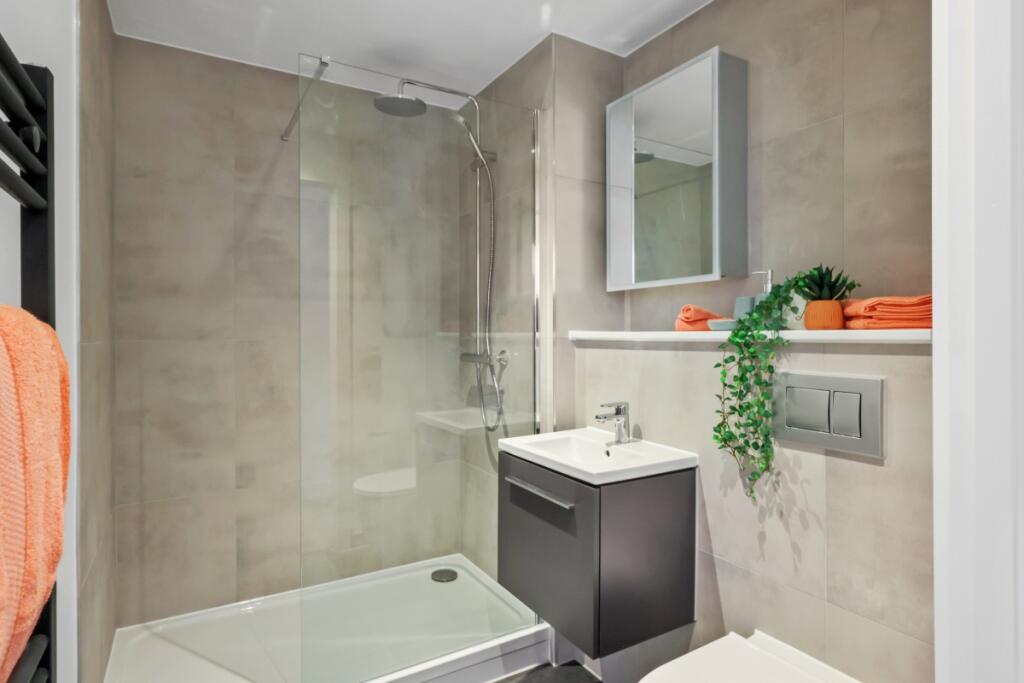 Bathroom 4